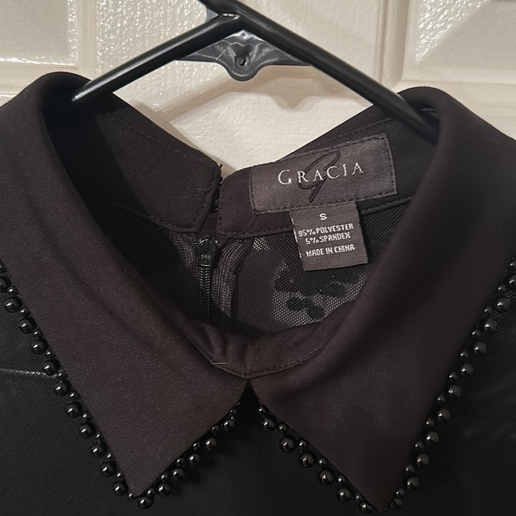 Elegant cape top with shear shoulders - Picture 5 of 6